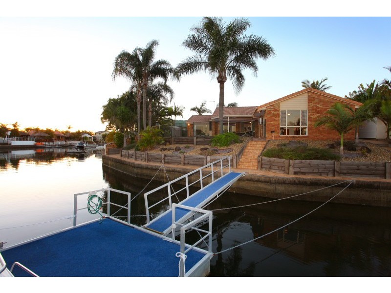 34 NIRVANA CT, Runaway Bay QLD 4216