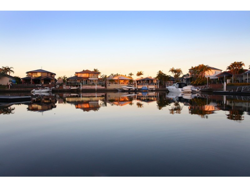 34 NIRVANA CT, Runaway Bay QLD 4216