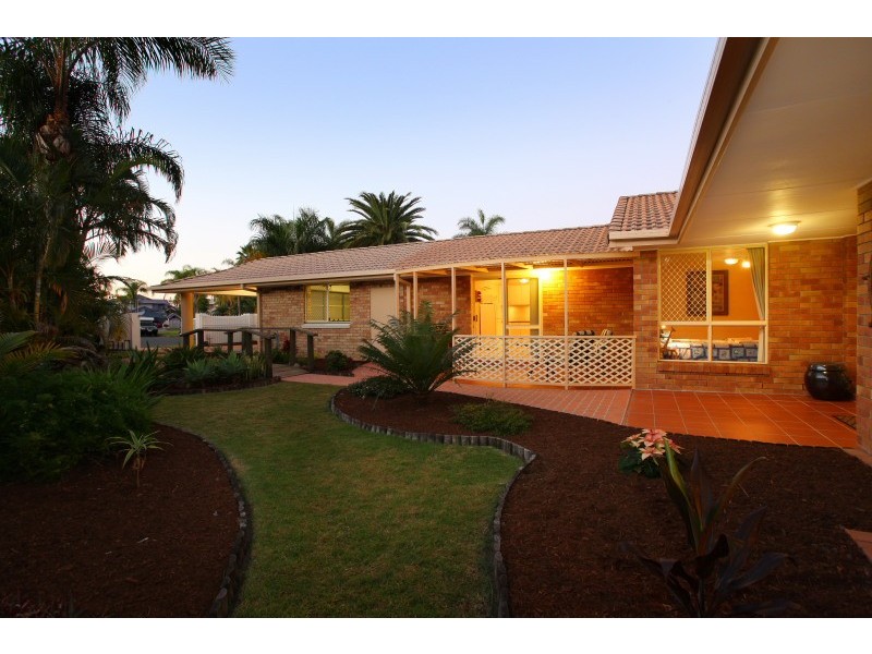 34 NIRVANA CT, Runaway Bay QLD 4216