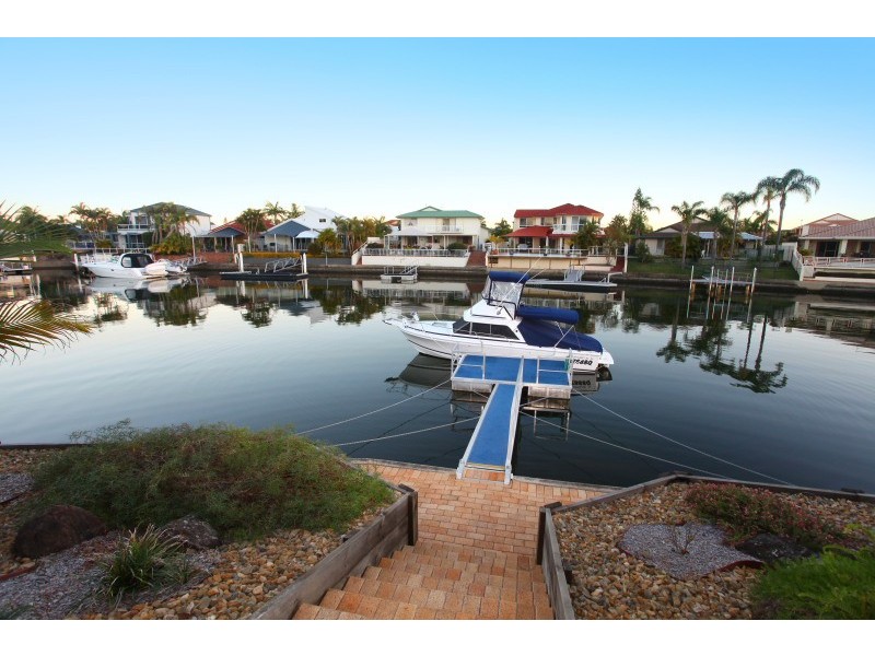 34 NIRVANA CT, Runaway Bay QLD 4216