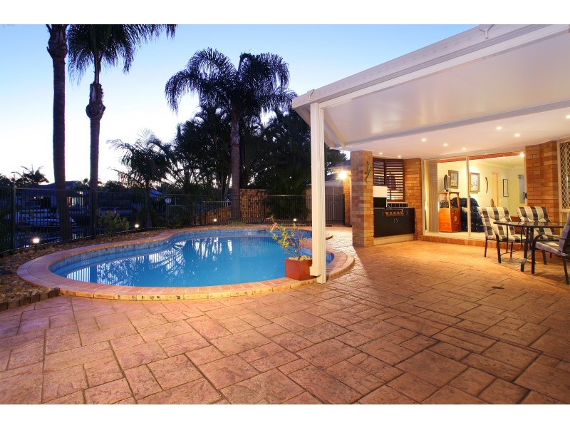 34 NIRVANA CT, Runaway Bay QLD 4216