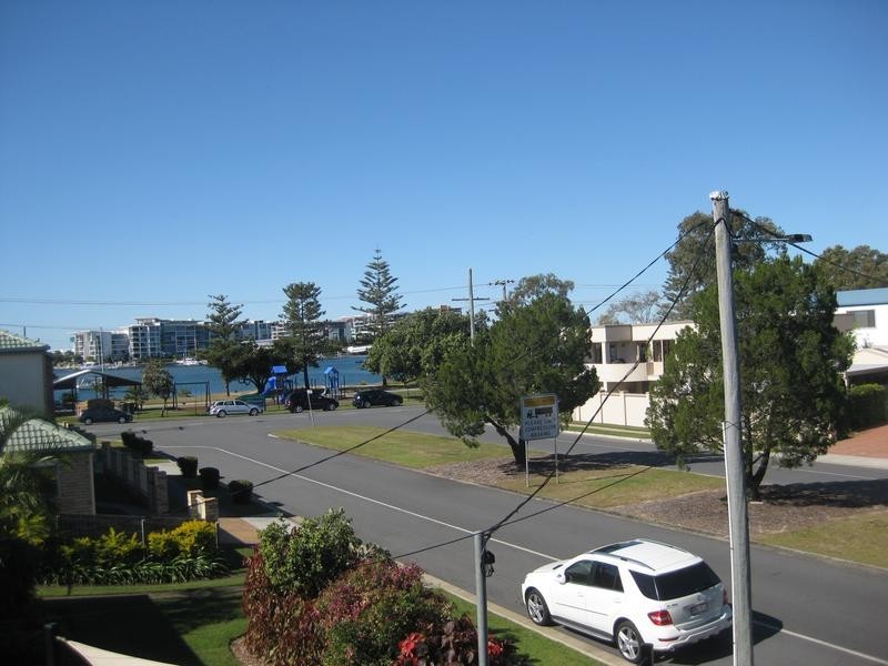5 Abalone Av, Paradise Point QLD 4216