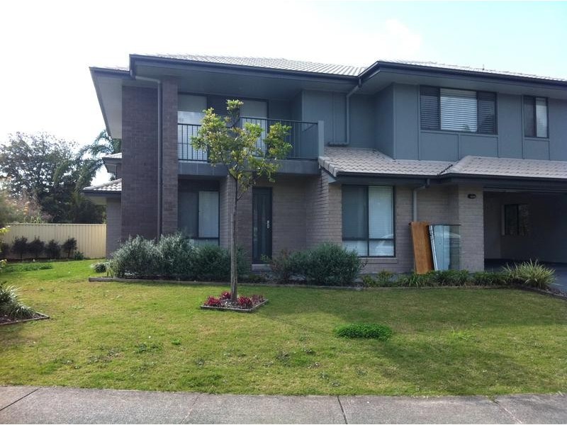 9 Kilbreck St, Benowa QLD 4217