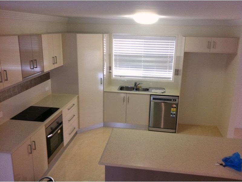 9 Kilbreck St, Benowa QLD 4217