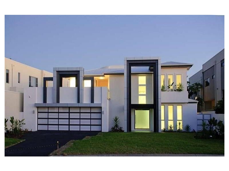 25 KNIGHTSBRIDGE PDE EAST, Sovereign Islands QLD 4216