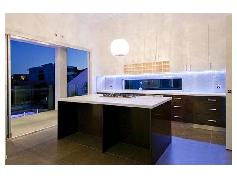 25 KNIGHTSBRIDGE PDE EAST, Sovereign Islands QLD 4216