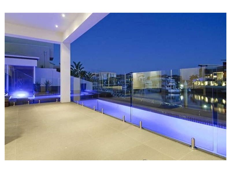 25 KNIGHTSBRIDGE PDE EAST, Sovereign Islands QLD 4216