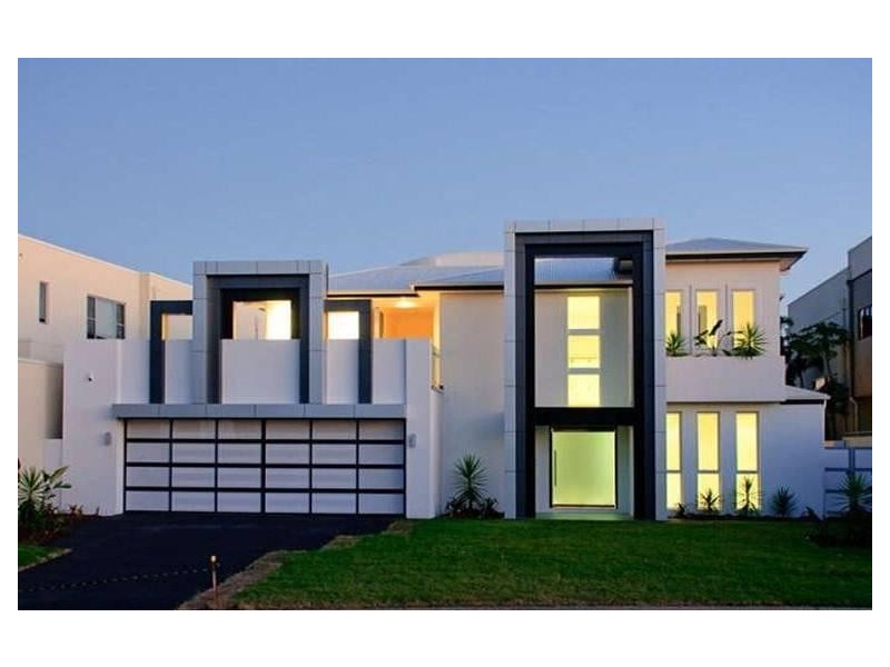 25 KNIGHTSBRIDGE PDE EAST, Sovereign Islands QLD 4216