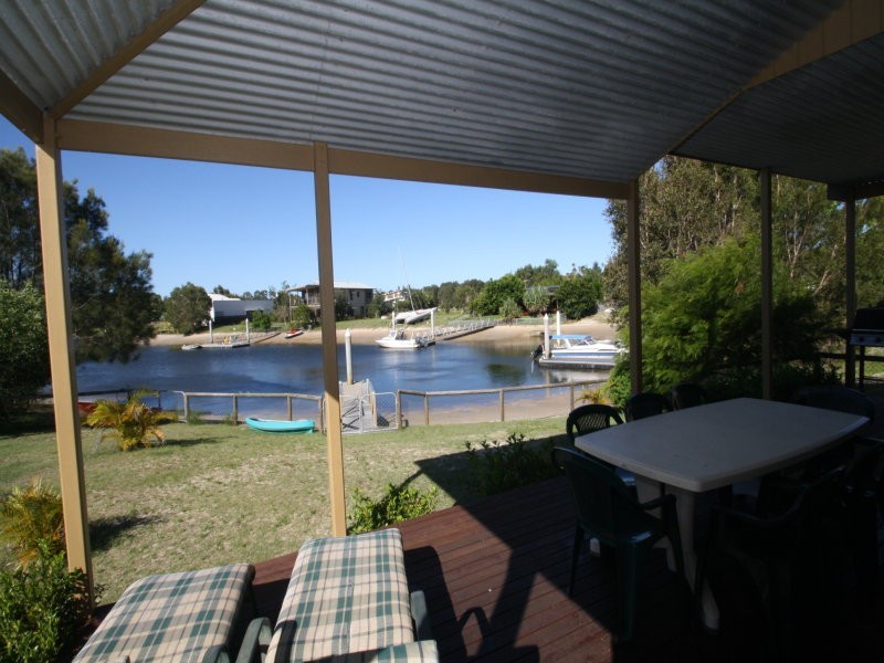 5 DOEBLIEN DR, Paradise Point QLD 4216