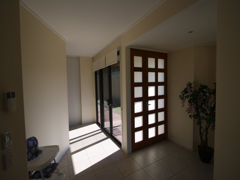 5 DOEBLIEN DR, Paradise Point QLD 4216