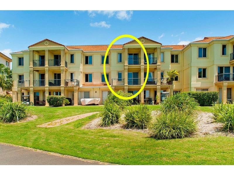 8341 Magnolia Dr, Hope Island QLD 4212