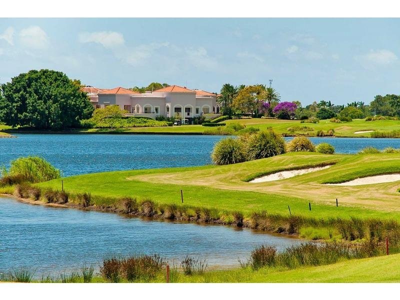 8341 Magnolia Dr, Hope Island QLD 4212
