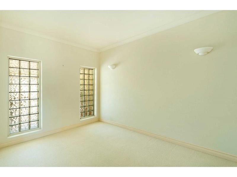 8341 Magnolia Dr, Hope Island QLD 4212