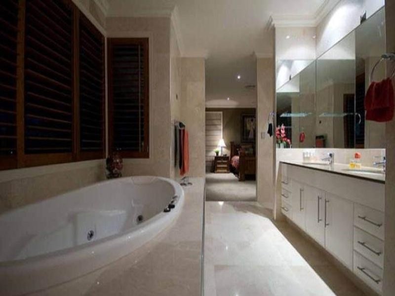 Sovereign Islands QLD 4216