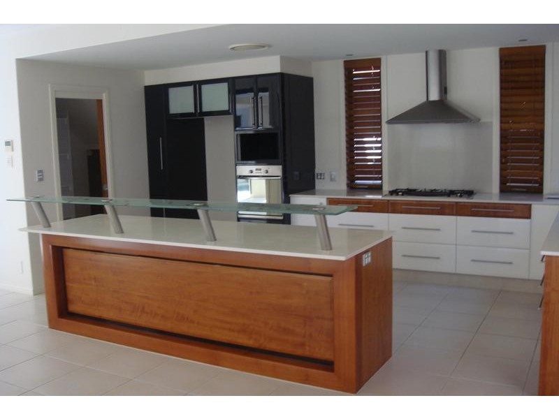 Sovereign Islands QLD 4216