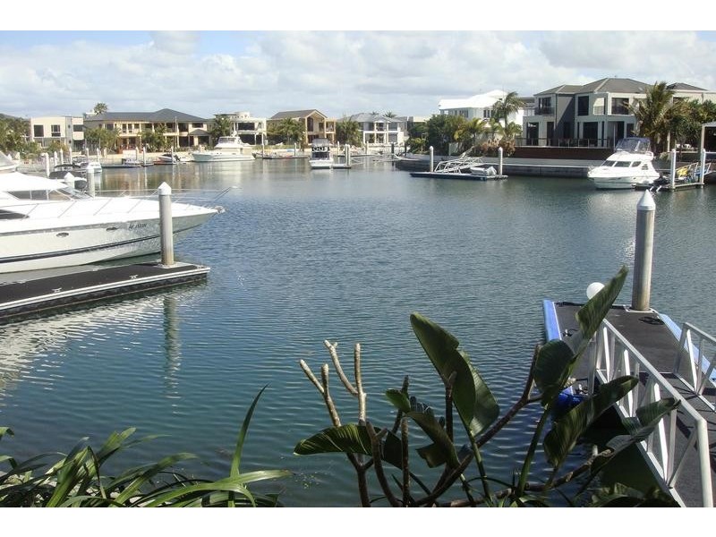 Sovereign Islands QLD 4216