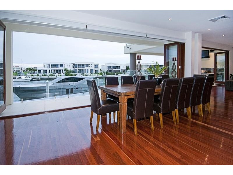 Sovereign Islands QLD 4216