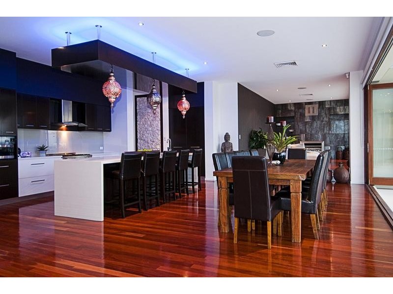 Sovereign Islands QLD 4216