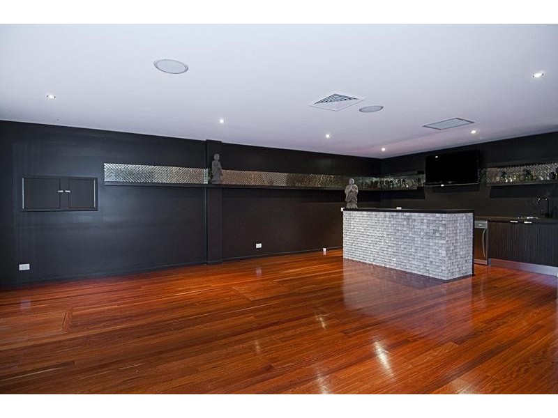 Sovereign Islands QLD 4216