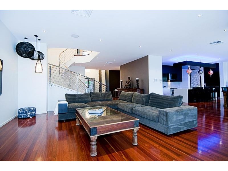 Sovereign Islands QLD 4216