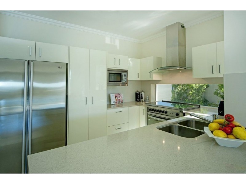 1/25 Compass Drive, Biggera Waters QLD 4216