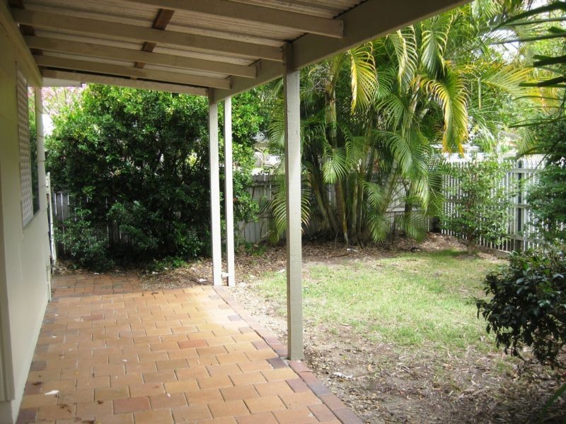 4 Chiba St, Coombabah QLD 4216