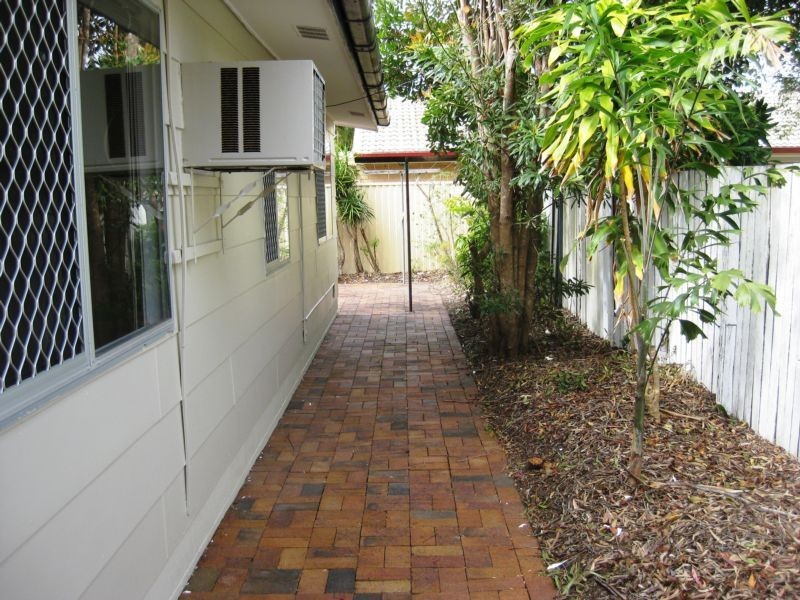 4 Chiba St, Coombabah QLD 4216