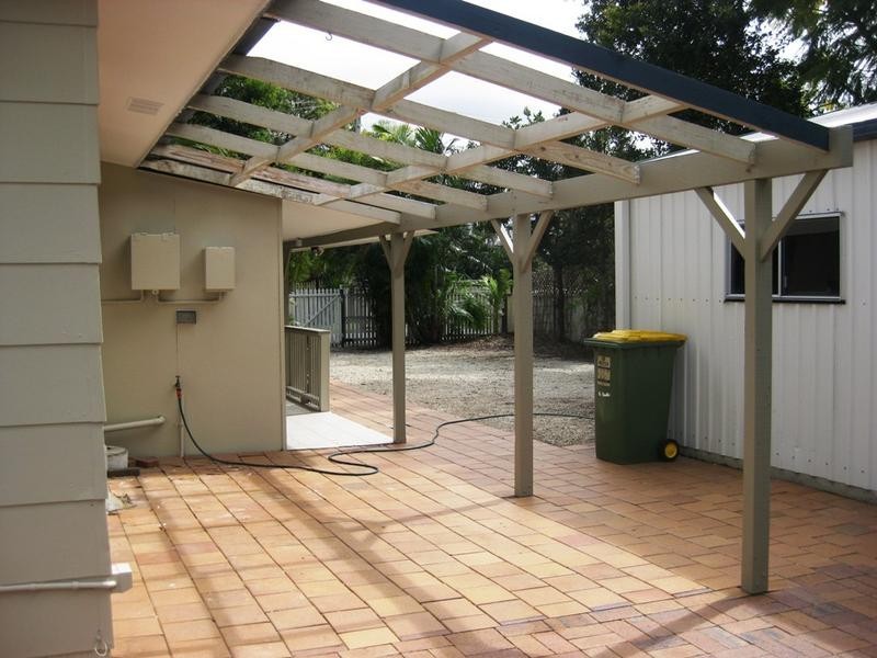 4 Chiba St, Coombabah QLD 4216