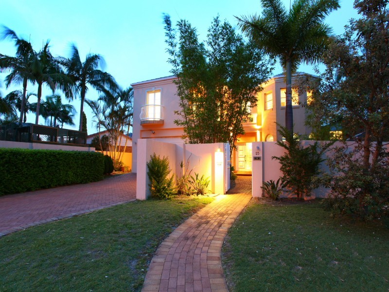 23 Sundance Way, Runaway Bay QLD 4216