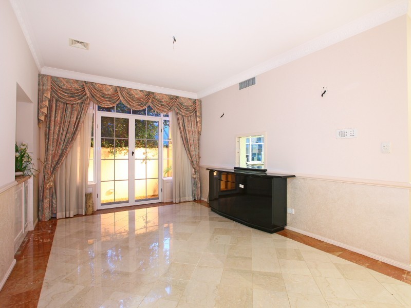 23 Sundance Way, Runaway Bay QLD 4216