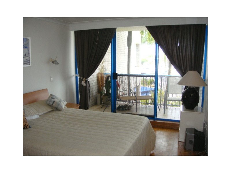 11/249 Bayview street, Runaway Bay QLD 4216