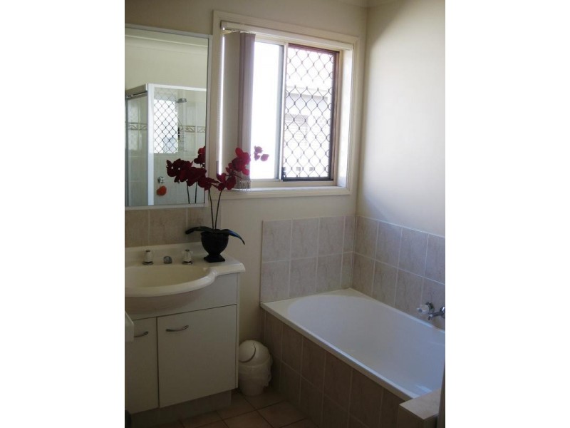 81 Marble Arch, Arundel QLD 4214