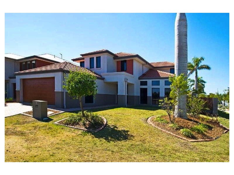 1 Torrevella Vista, Runaway Bay QLD 4216