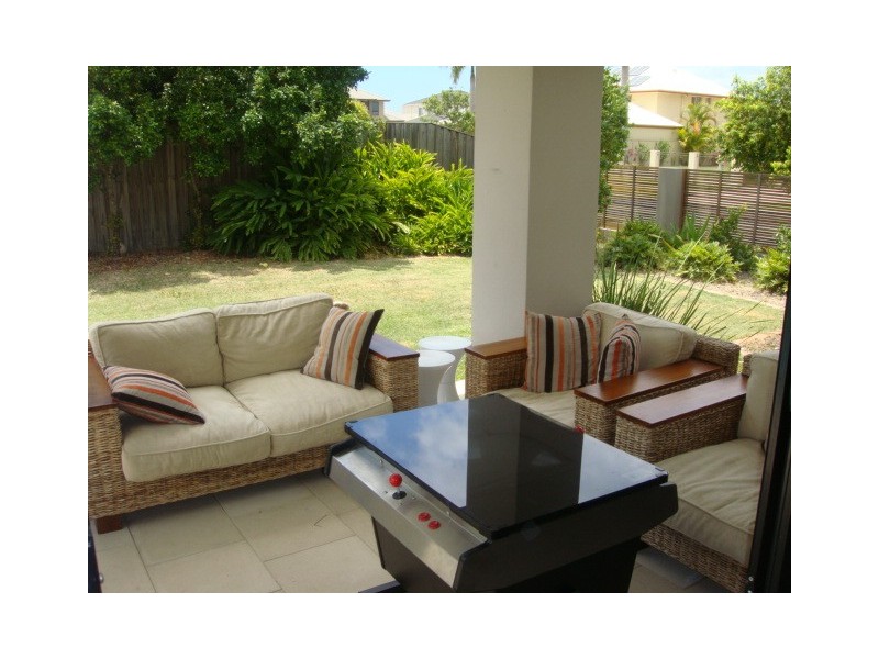 1 Torrevella Vista, Runaway Bay QLD 4216