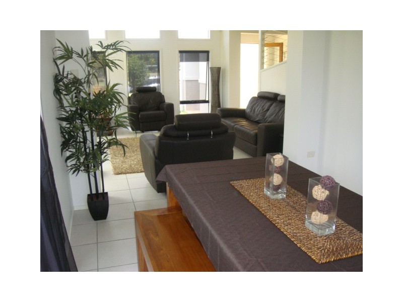 1 Torrevella Vista, Runaway Bay QLD 4216