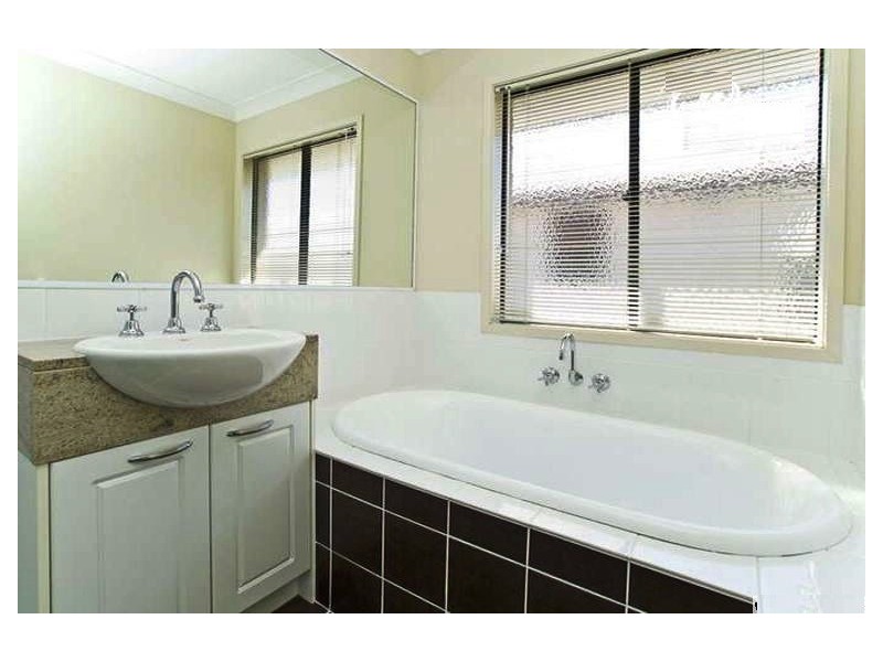 1 Torrevella Vista, Runaway Bay QLD 4216