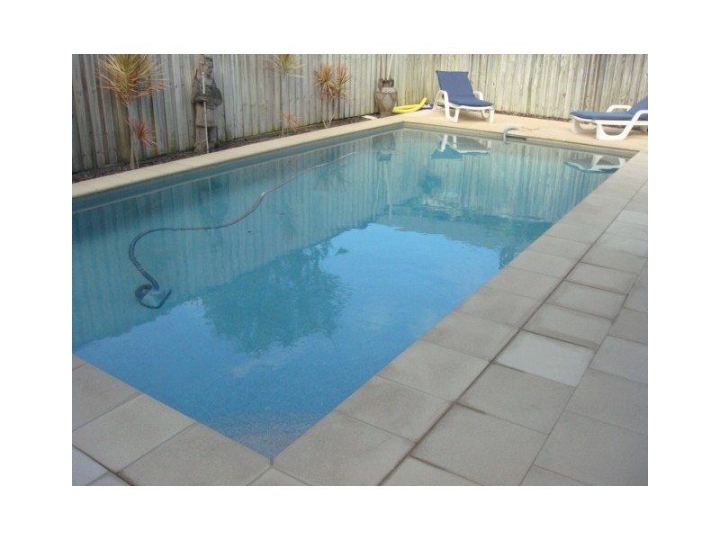 1 Torrevella Vista, Runaway Bay QLD 4216