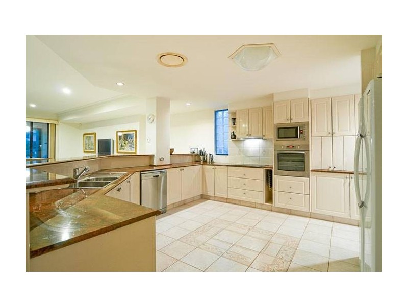 21 The Sovereign Mile, Sovereign Islands QLD 4216