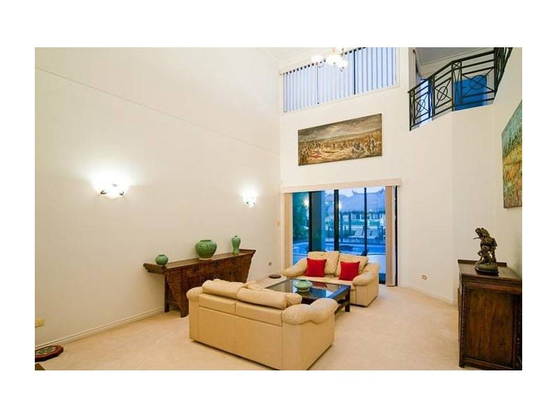 21 The Sovereign Mile, Sovereign Islands QLD 4216