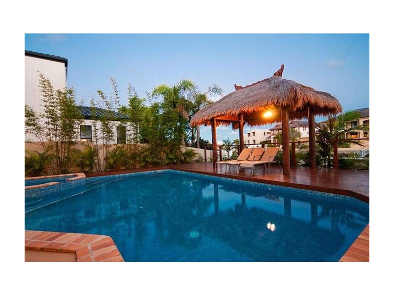 21 The Sovereign Mile, Sovereign Islands QLD 4216