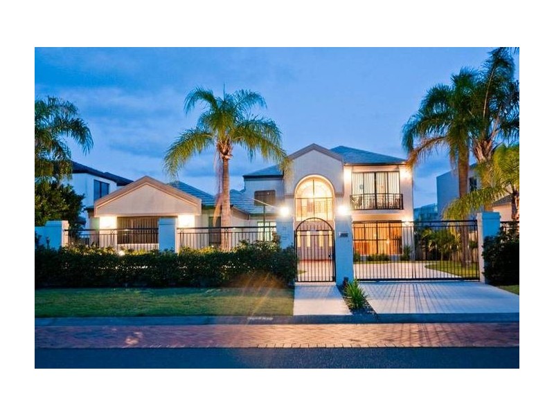 21 The Sovereign Mile, Sovereign Islands QLD 4216