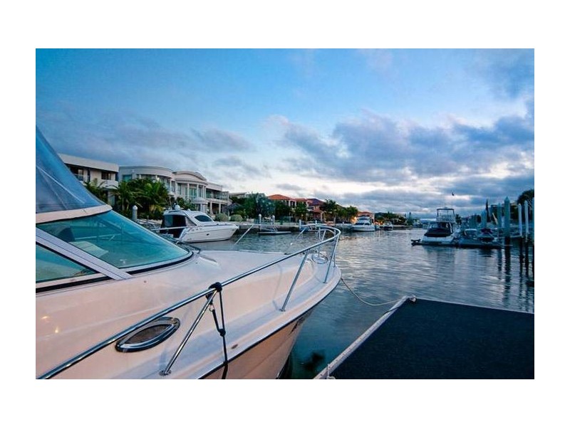 21 The Sovereign Mile, Sovereign Islands QLD 4216