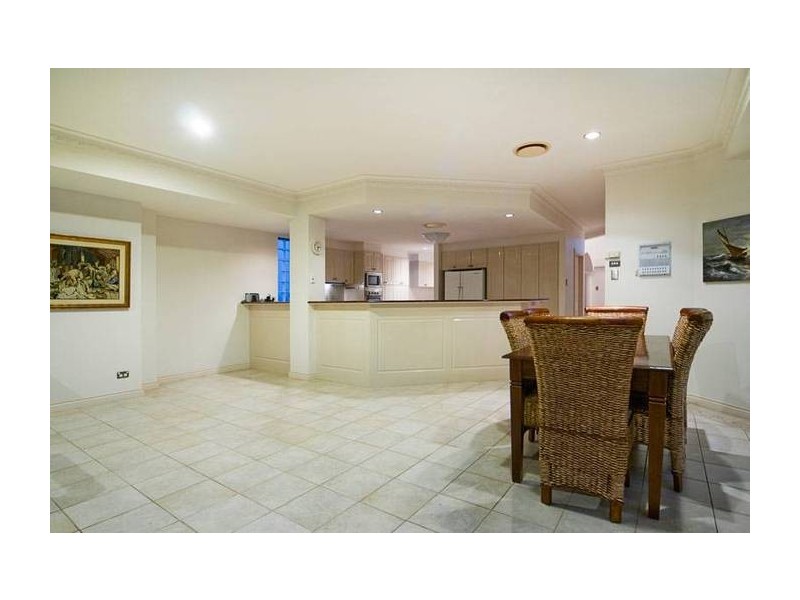 21 The Sovereign Mile, Sovereign Islands QLD 4216