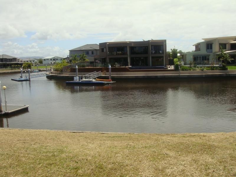 50 EAST QUAY DRIVE, Biggera Waters QLD 4216