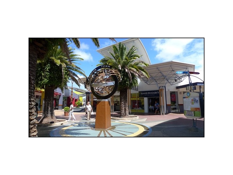 50 EAST QUAY DRIVE, Biggera Waters QLD 4216