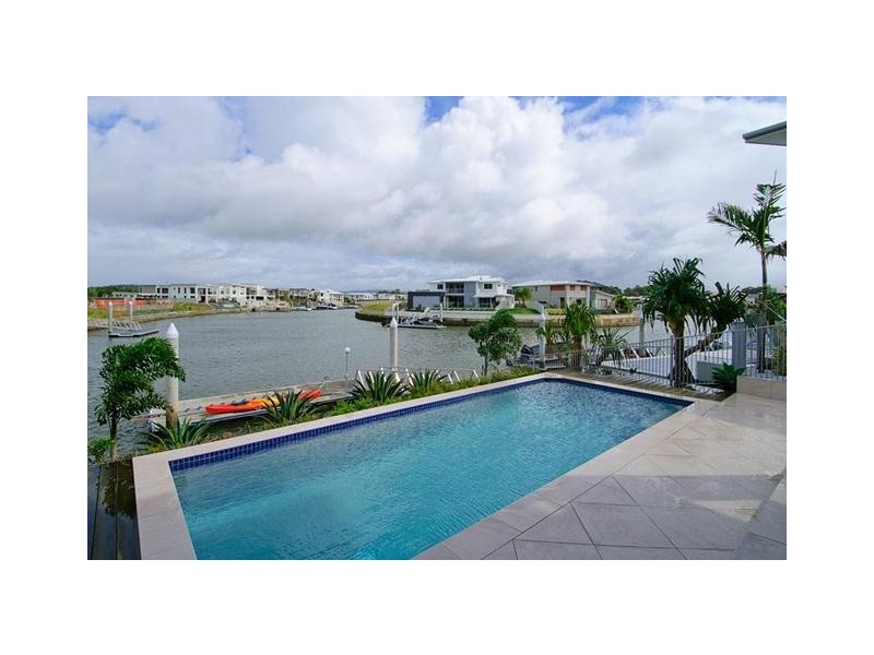 34 East Quay Dr, Biggera Waters QLD 4216