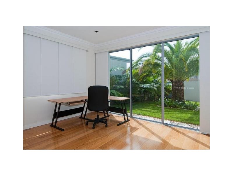 34 East Quay Dr, Biggera Waters QLD 4216