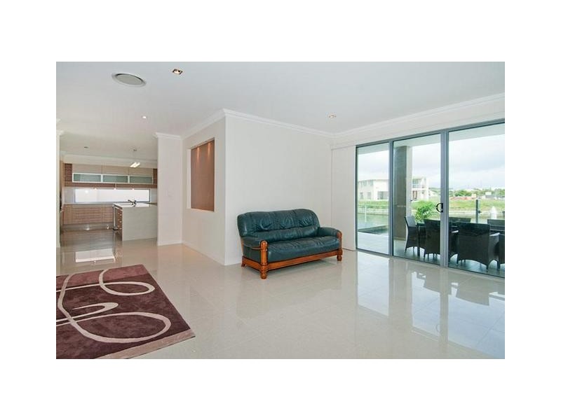 34 East Quay Dr, Biggera Waters QLD 4216