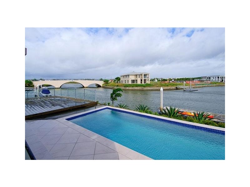 34 East Quay Dr, Biggera Waters QLD 4216