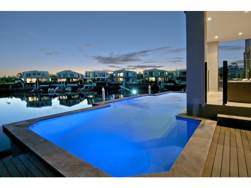 37 South Quay Drive, Biggera Waters QLD 4216
